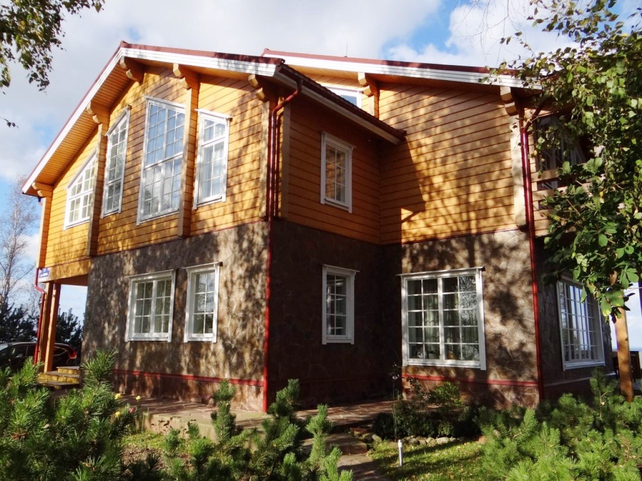 Шикарный дом в лесу